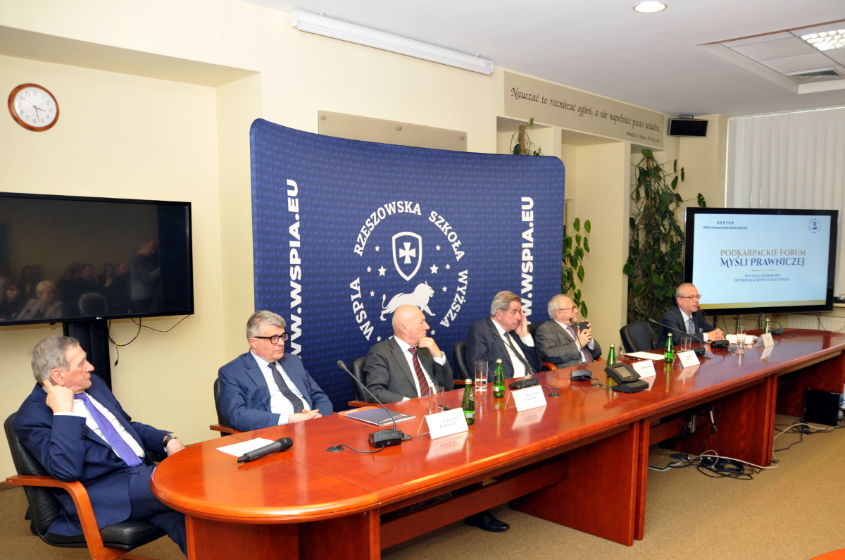 Debata o przyszłości Trybunału Konstytucyjnego w WSPiA